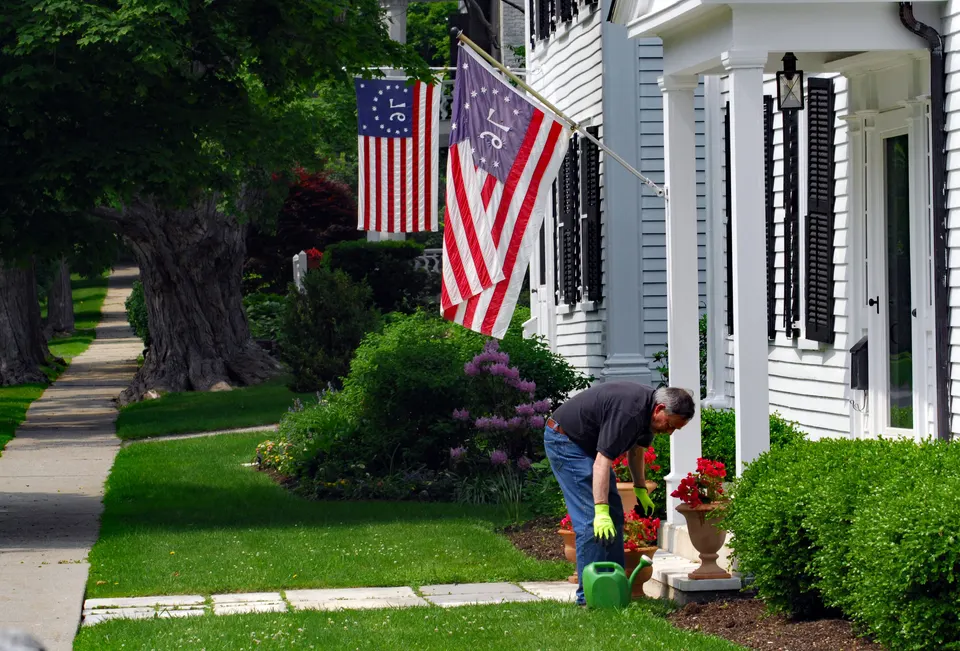 Raymond — roofing contractor